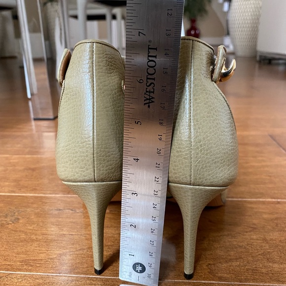 Givenchy Shark Lock Sandals - Picture 7 of 15